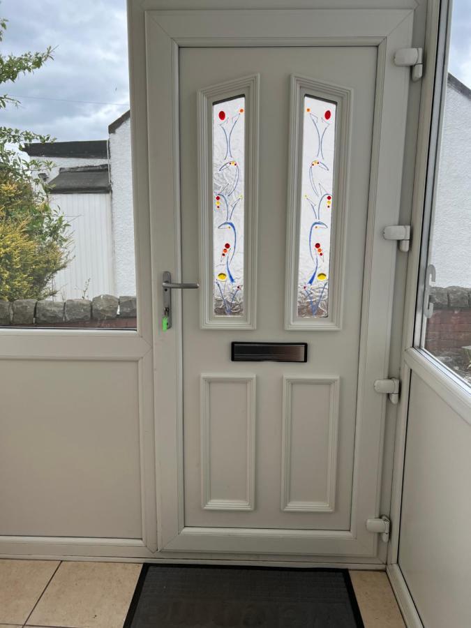 4 Bed Bungalow Near Airport Edimburgo Exterior foto