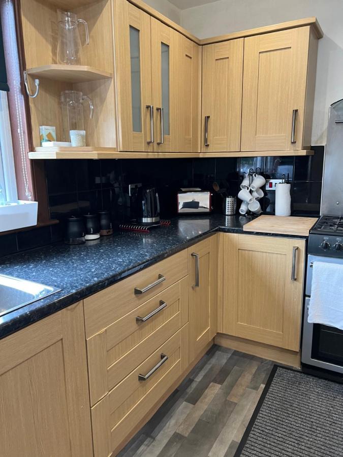 4 Bed Bungalow Near Airport Edimburgo Exterior foto
