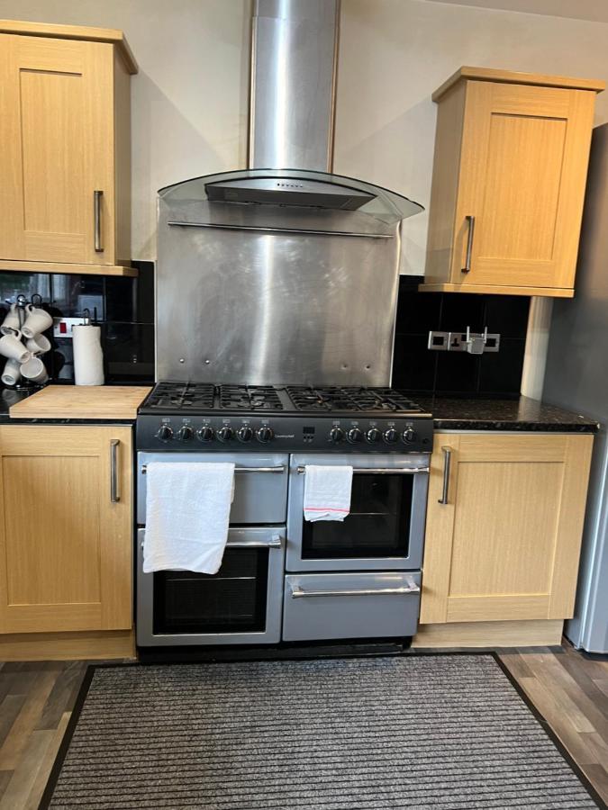 4 Bed Bungalow Near Airport Edimburgo Exterior foto