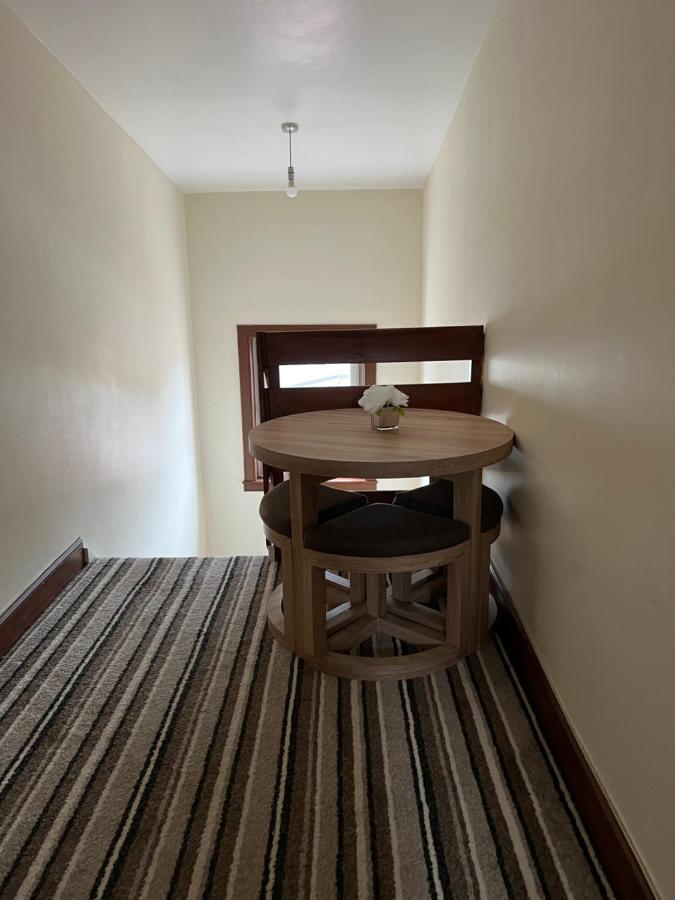 4 Bed Bungalow Near Airport Edimburgo Exterior foto