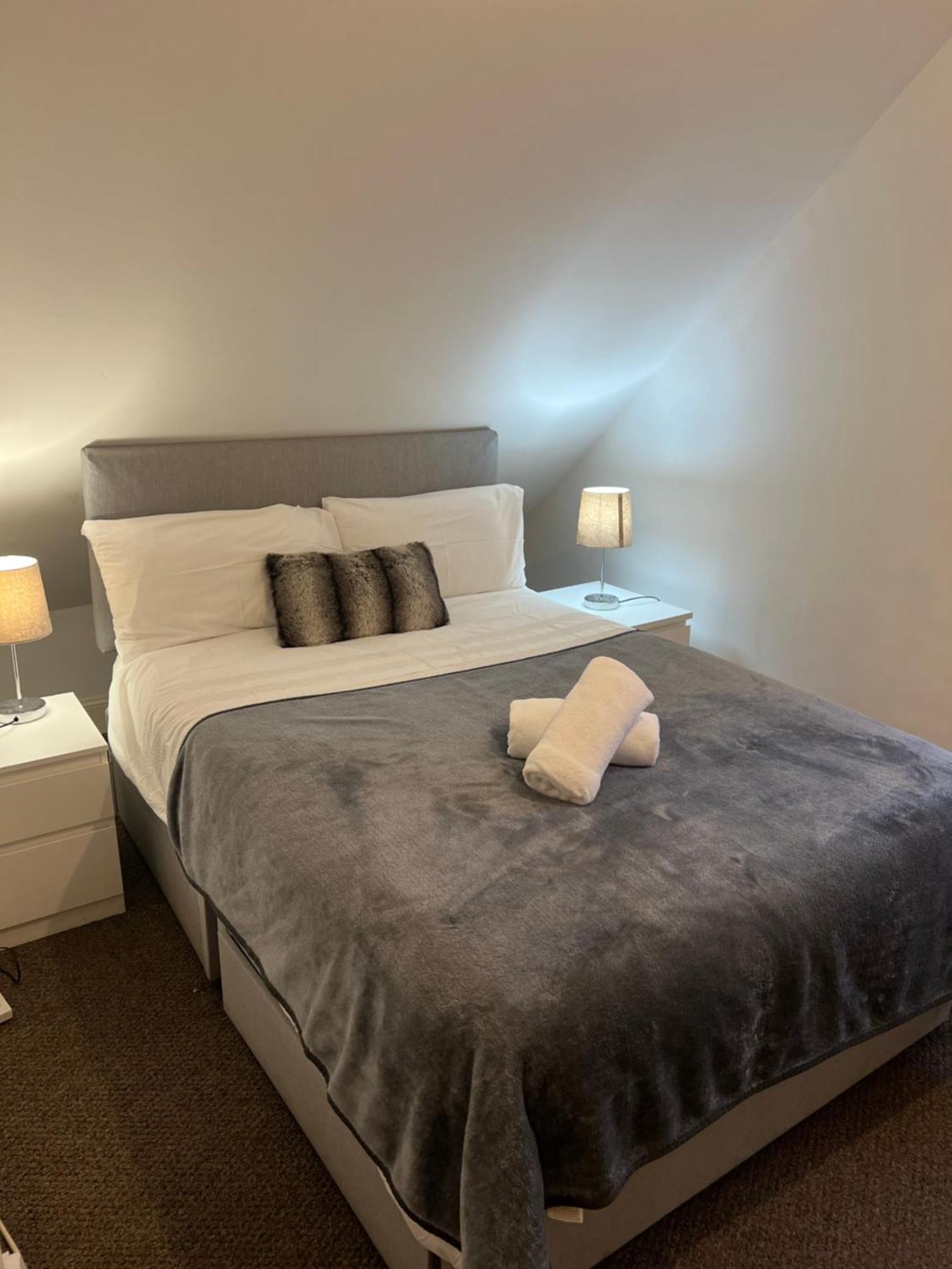 4 Bed Bungalow Near Airport Edimburgo Exterior foto